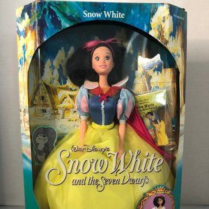 Snow White and the Seven Dwarfs Snow White Doll